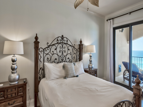 Four Bedroom Direct Beach Front Condo Sleeps 10 Guests